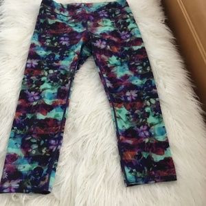 Athleta Hypersonic Workout Capris